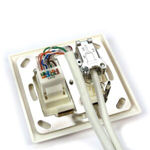 technetix cat6 c18 20m combikabel gemonteerd.jpg